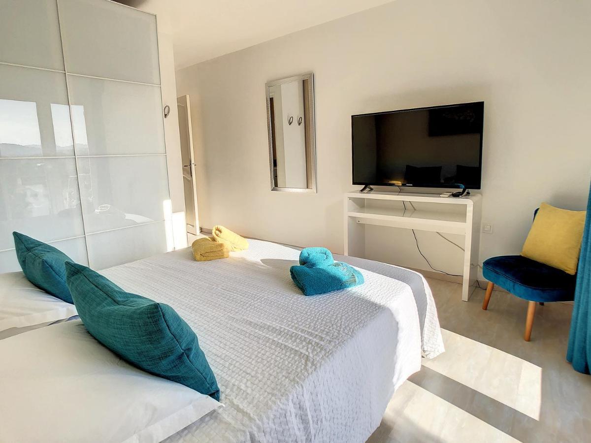 3 Bedrooms Villa Near Cannes - Pool & Jacuzzi - Sea View Mandelieu Exteriér fotografie