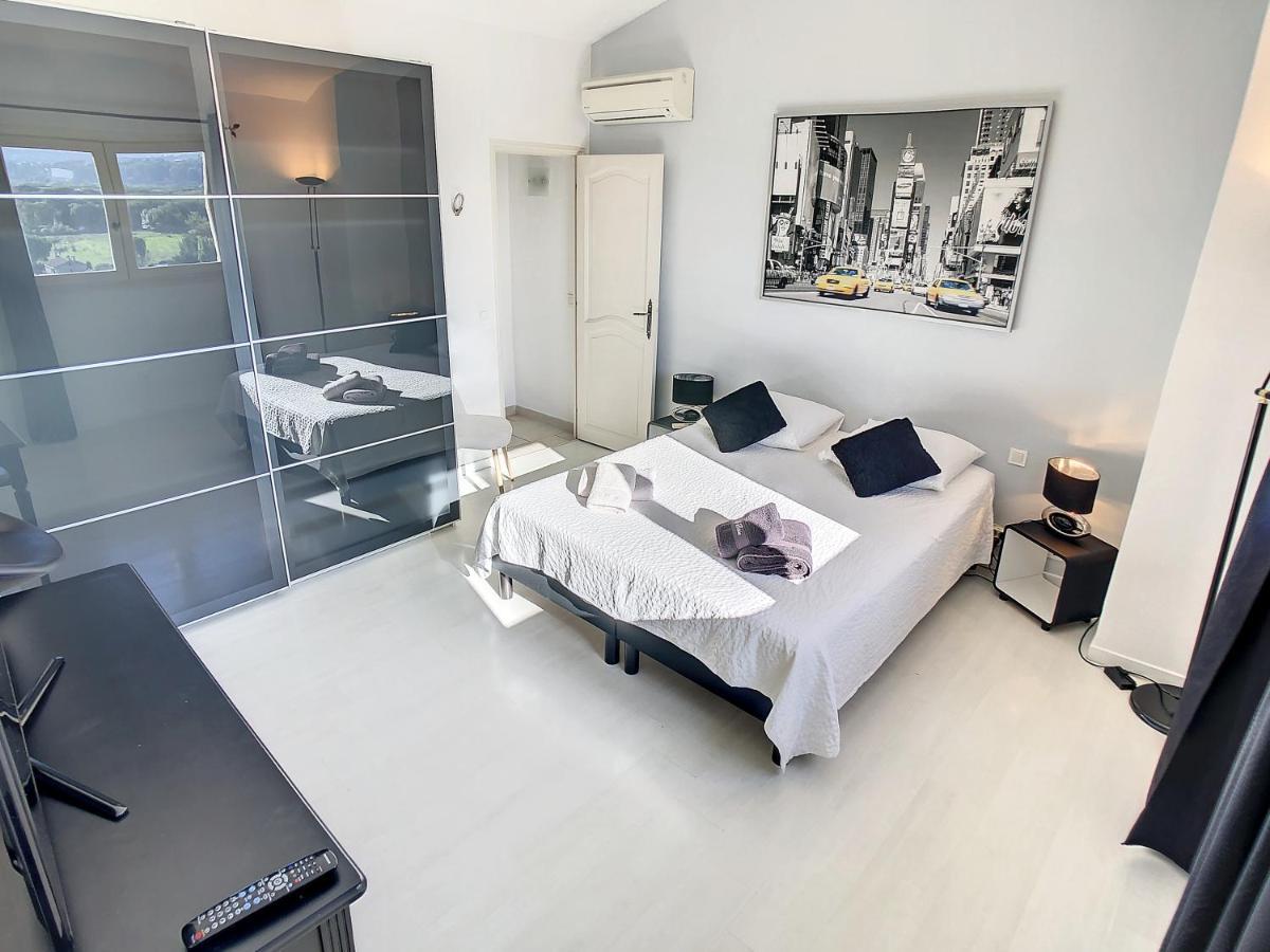 3 Bedrooms Villa Near Cannes - Pool & Jacuzzi - Sea View Mandelieu Exteriér fotografie