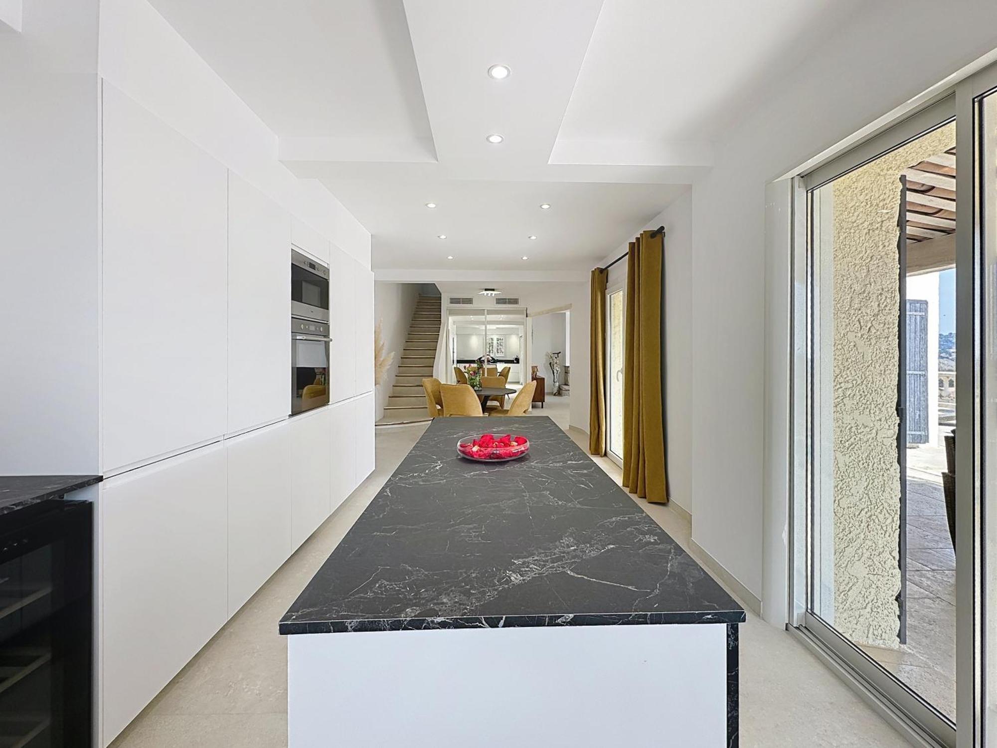 3 Bedrooms Villa Near Cannes - Pool & Jacuzzi - Sea View Mandelieu Exteriér fotografie