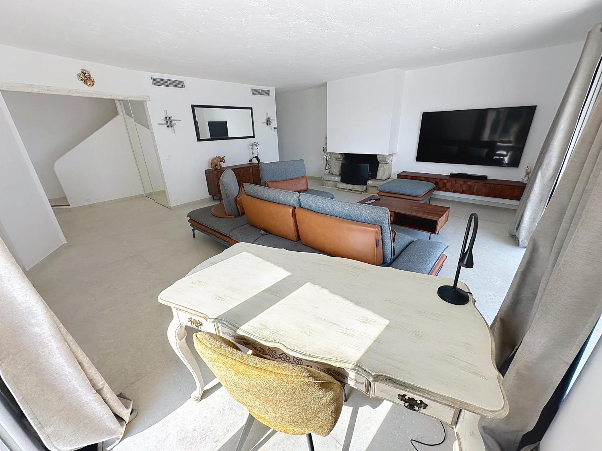 3 Bedrooms Villa Near Cannes - Pool & Jacuzzi - Sea View Mandelieu Exteriér fotografie