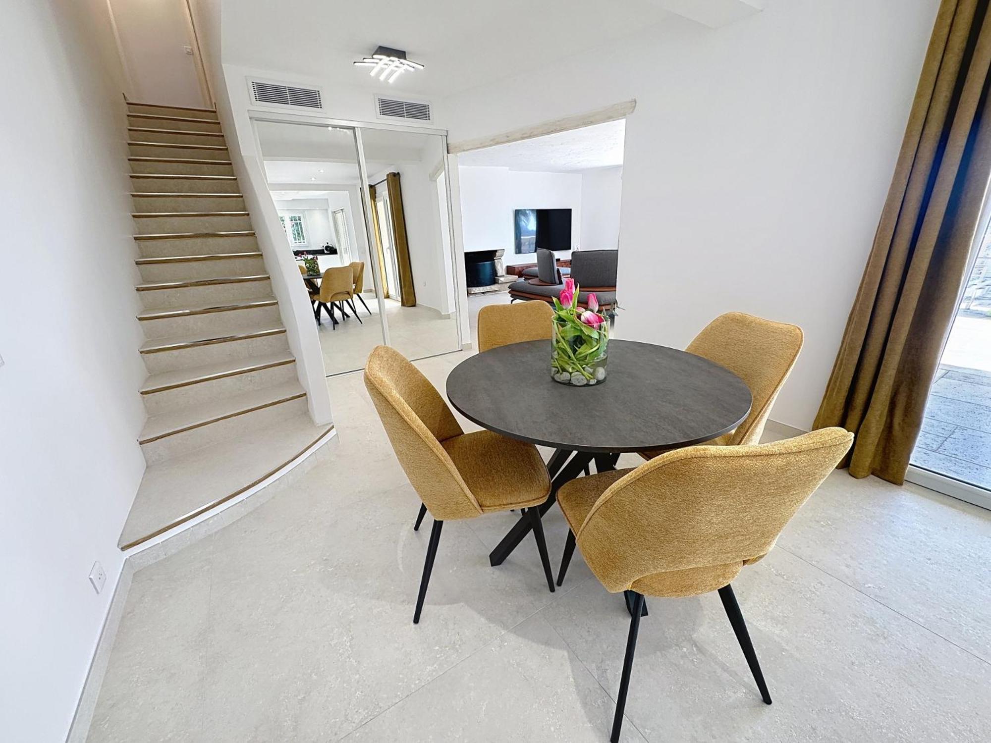 3 Bedrooms Villa Near Cannes - Pool & Jacuzzi - Sea View Mandelieu Exteriér fotografie