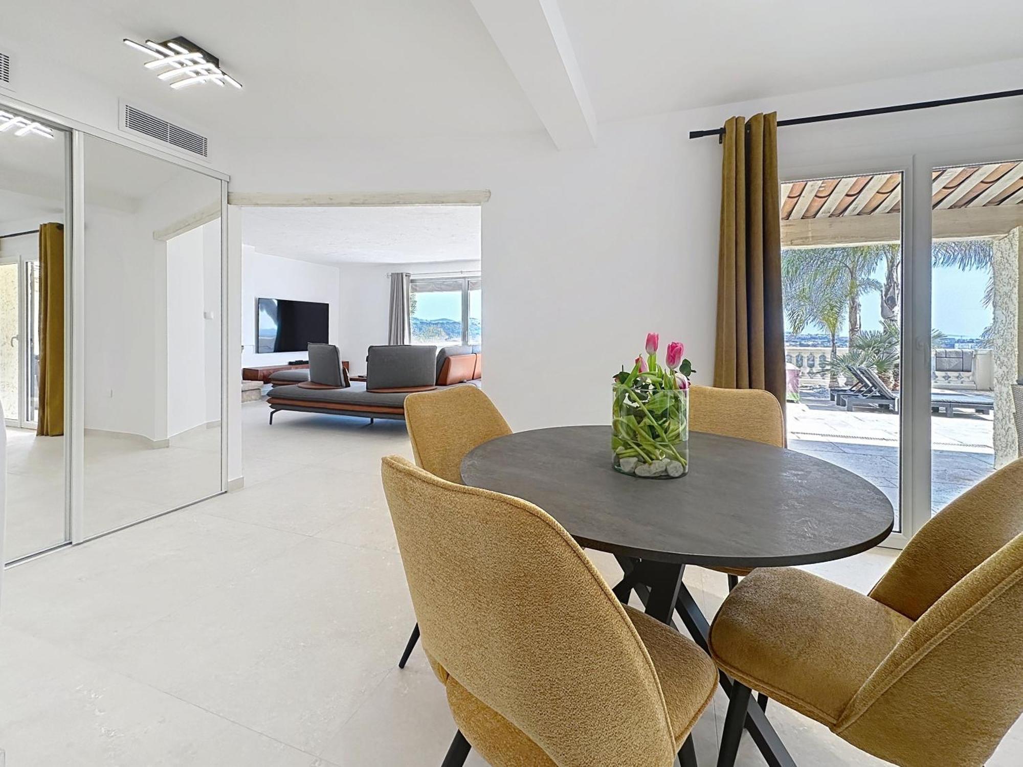 3 Bedrooms Villa Near Cannes - Pool & Jacuzzi - Sea View Mandelieu Exteriér fotografie