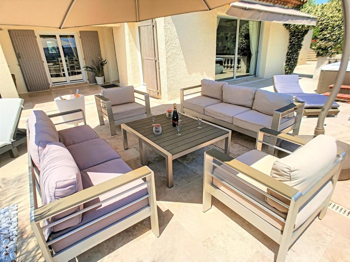3 Bedrooms Villa Near Cannes - Pool & Jacuzzi - Sea View Mandelieu Exteriér fotografie